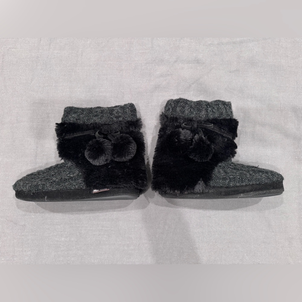 Muk Luks Black and Gray Sole